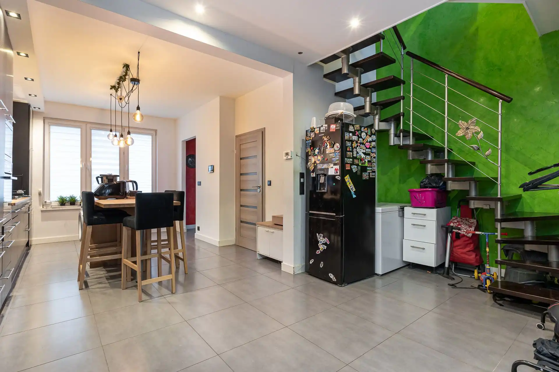 Instapklare gezinswoning met tuin in doodlopende straat! foto 8