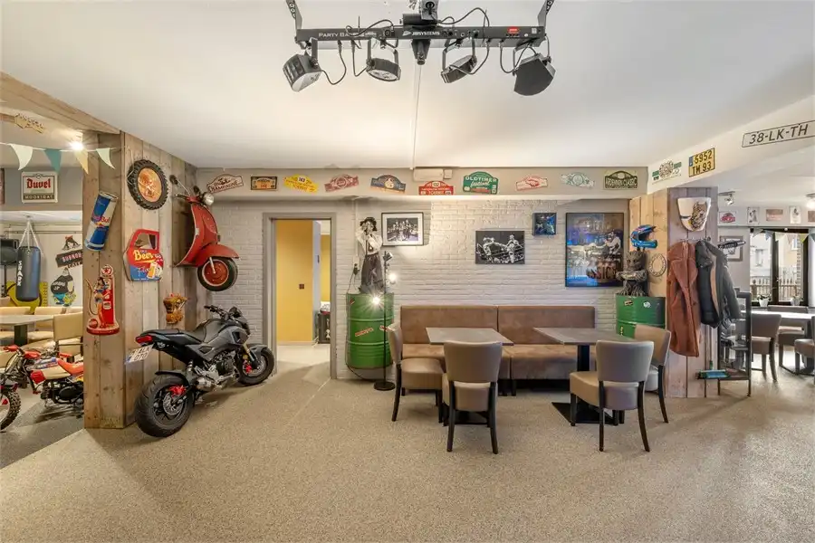 RUIM HANDELSPAND MET WOONST IN SINT-TRUIDEN foto 8