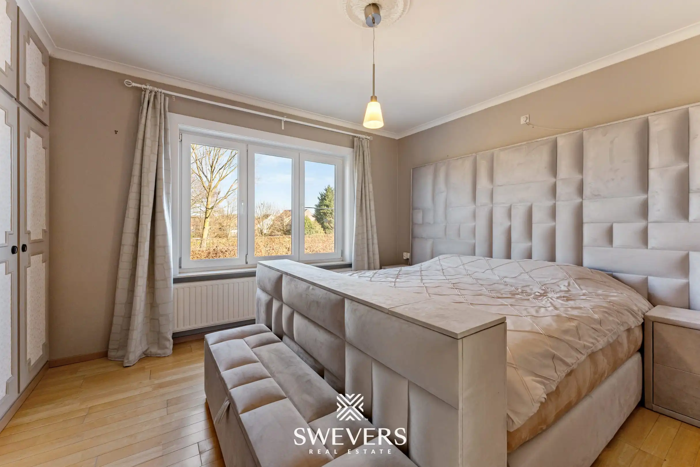 Karaktervolle gezinswoning met veel potentieel op 11a 74ca te Jesseren. foto 11