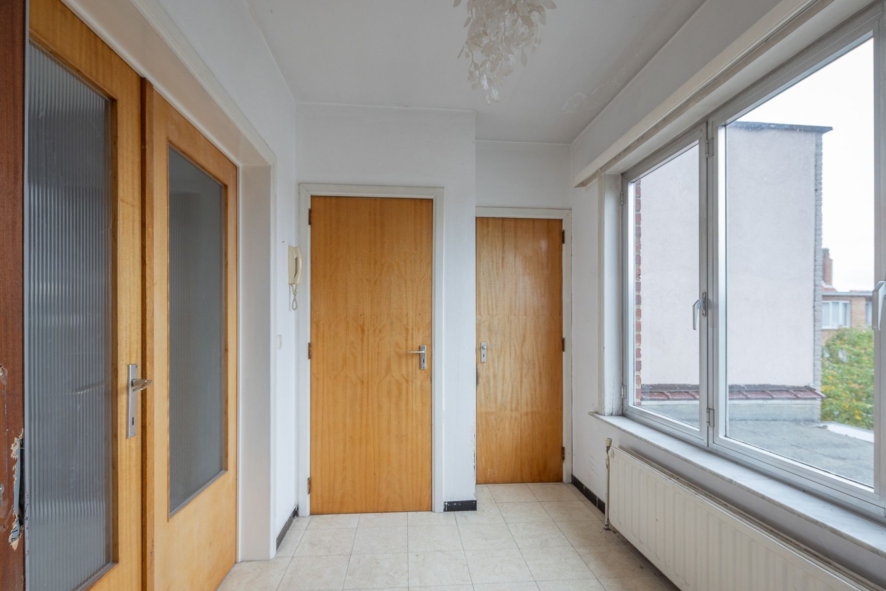 Te renoveren appartement met twee slaapkamers foto 2