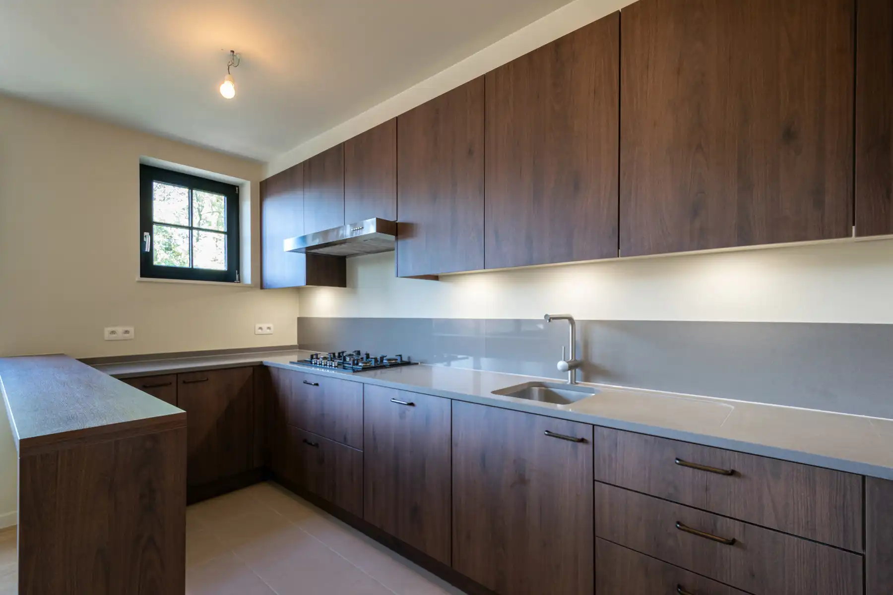 VOLLEDIG GERENOVEERD APPARTEMENT MET LIFT foto 4