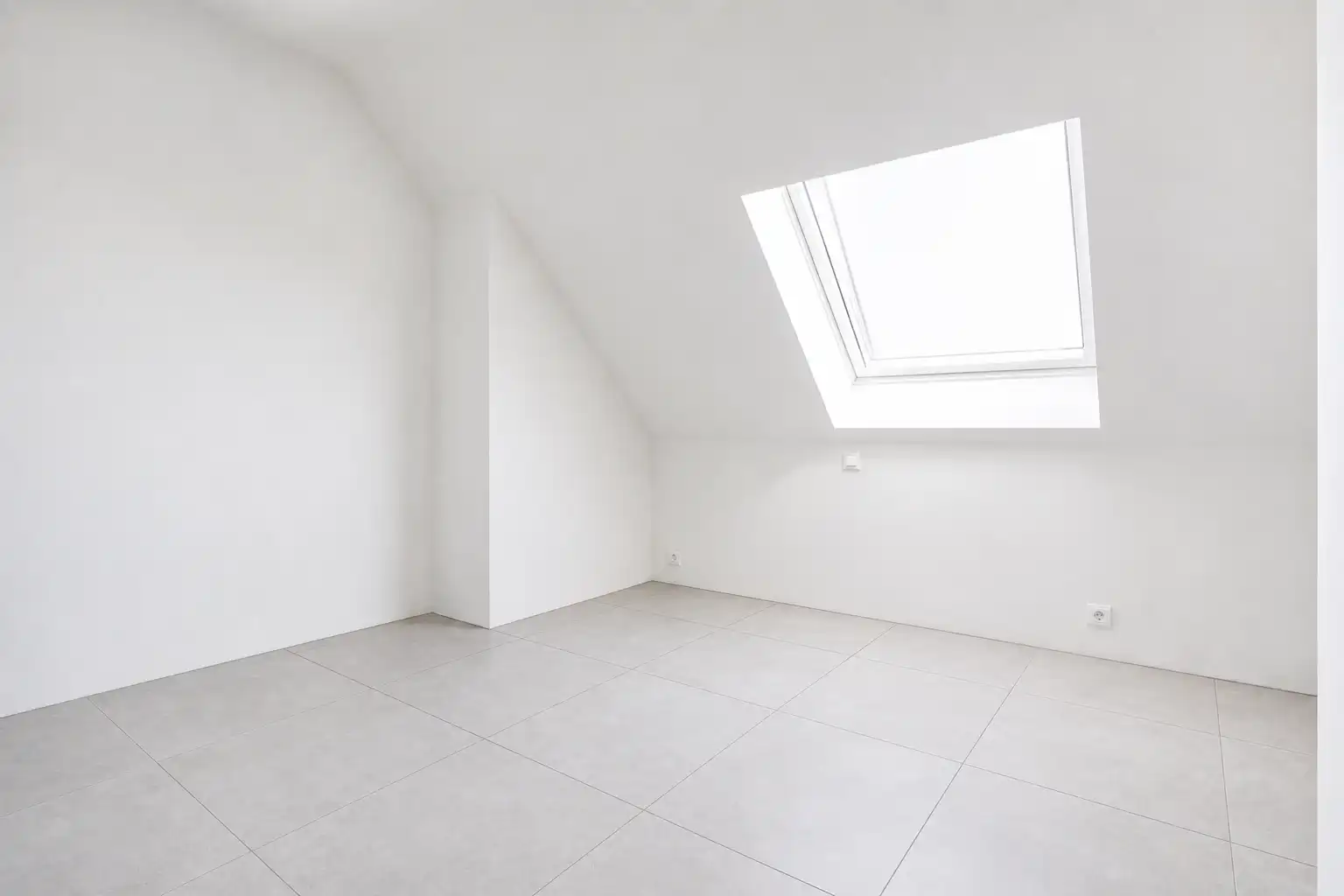 Prachtig 3-slaapkamerappartement met hoogwaardige afwerking, lichtrijke leefruimte en grote terrassen. foto 4
