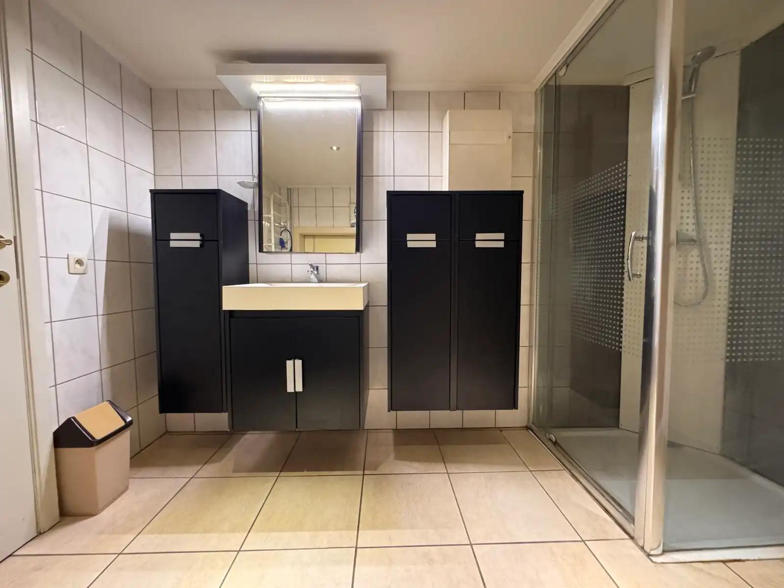 Ruime open bebouwing op commerciële ligging in Gistel. foto 6