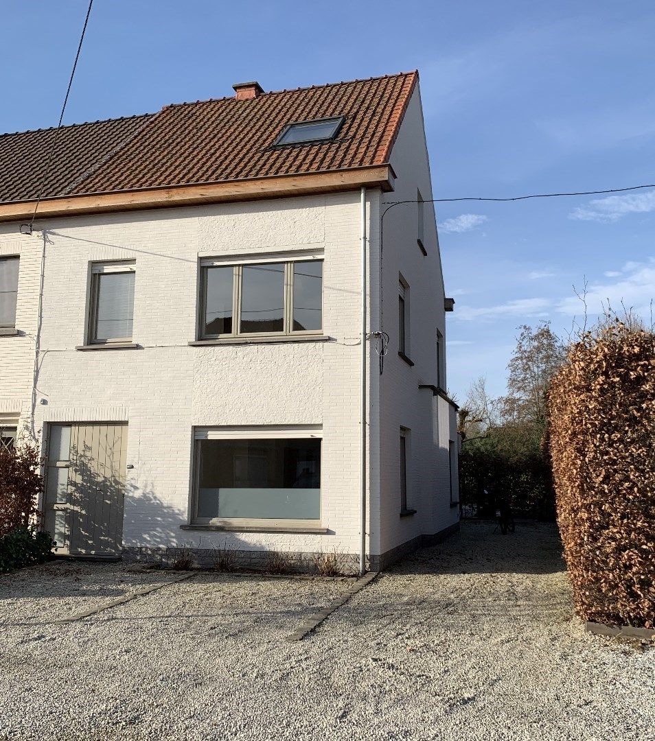 Ruime, gezellige woning met groene tuin  foto {{pictureIndex}}