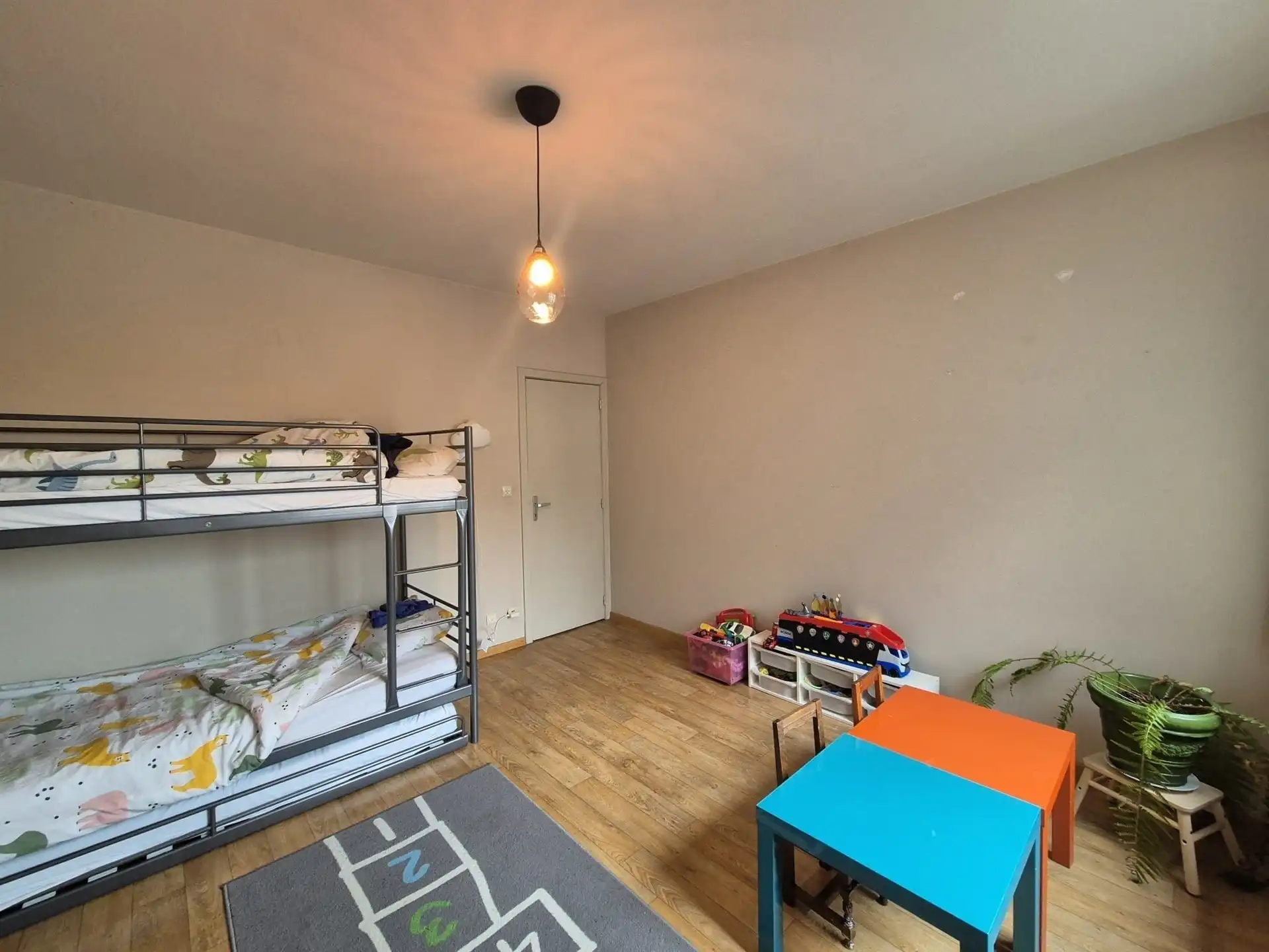 Interessant gelegen appartement met terras en garage. foto 21