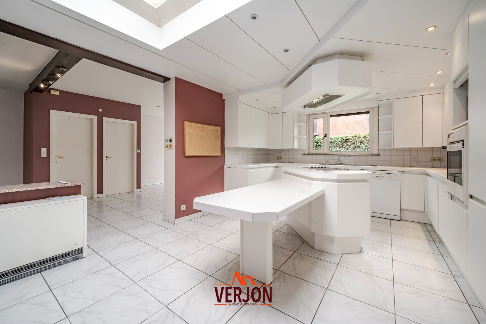 Woning met tuin en garage in het centrum van Ardooie! foto 7