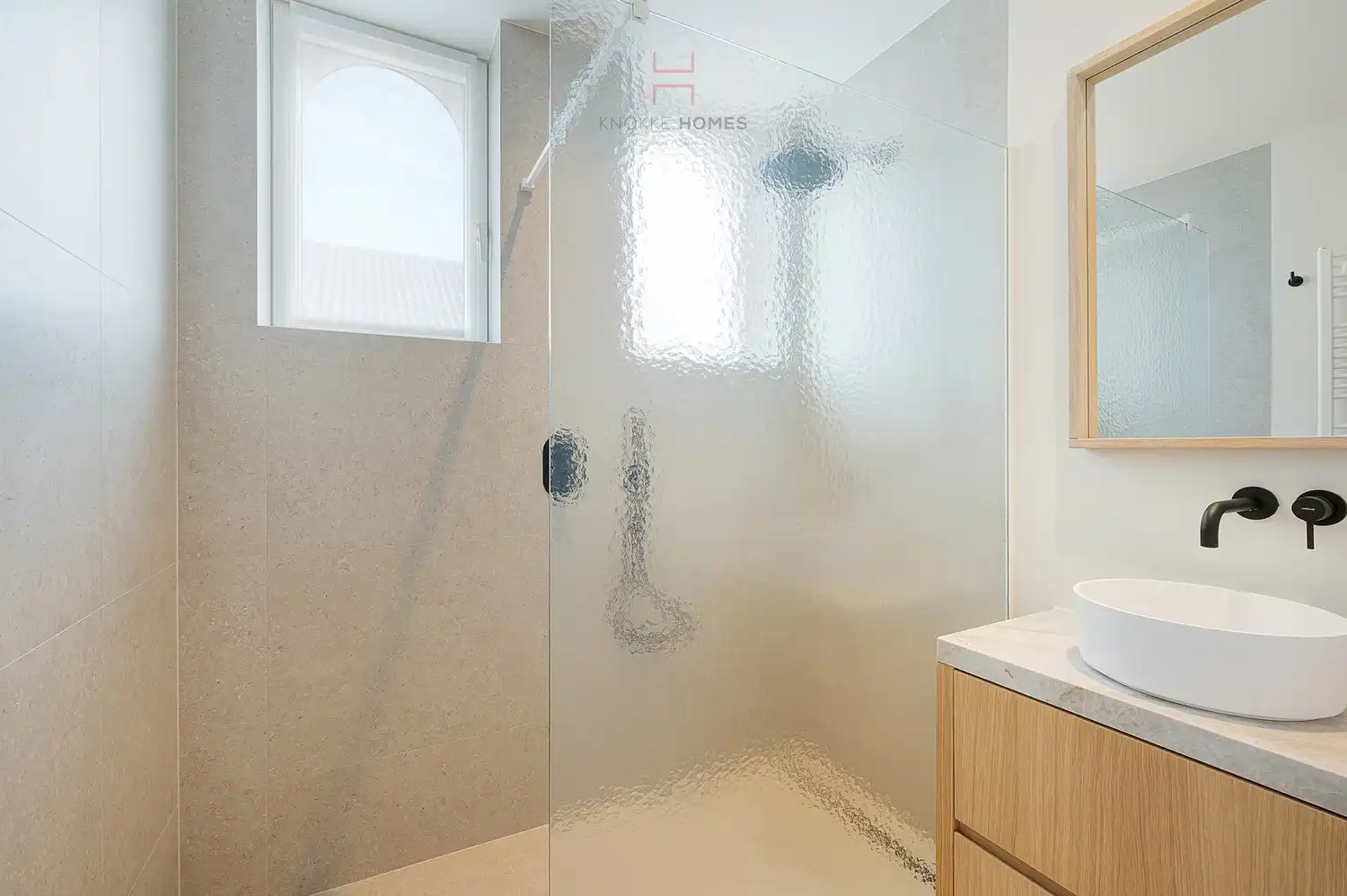 Uitzonderlijk gerenoveerde koppelvilla op topligging in Duinbergen foto 31