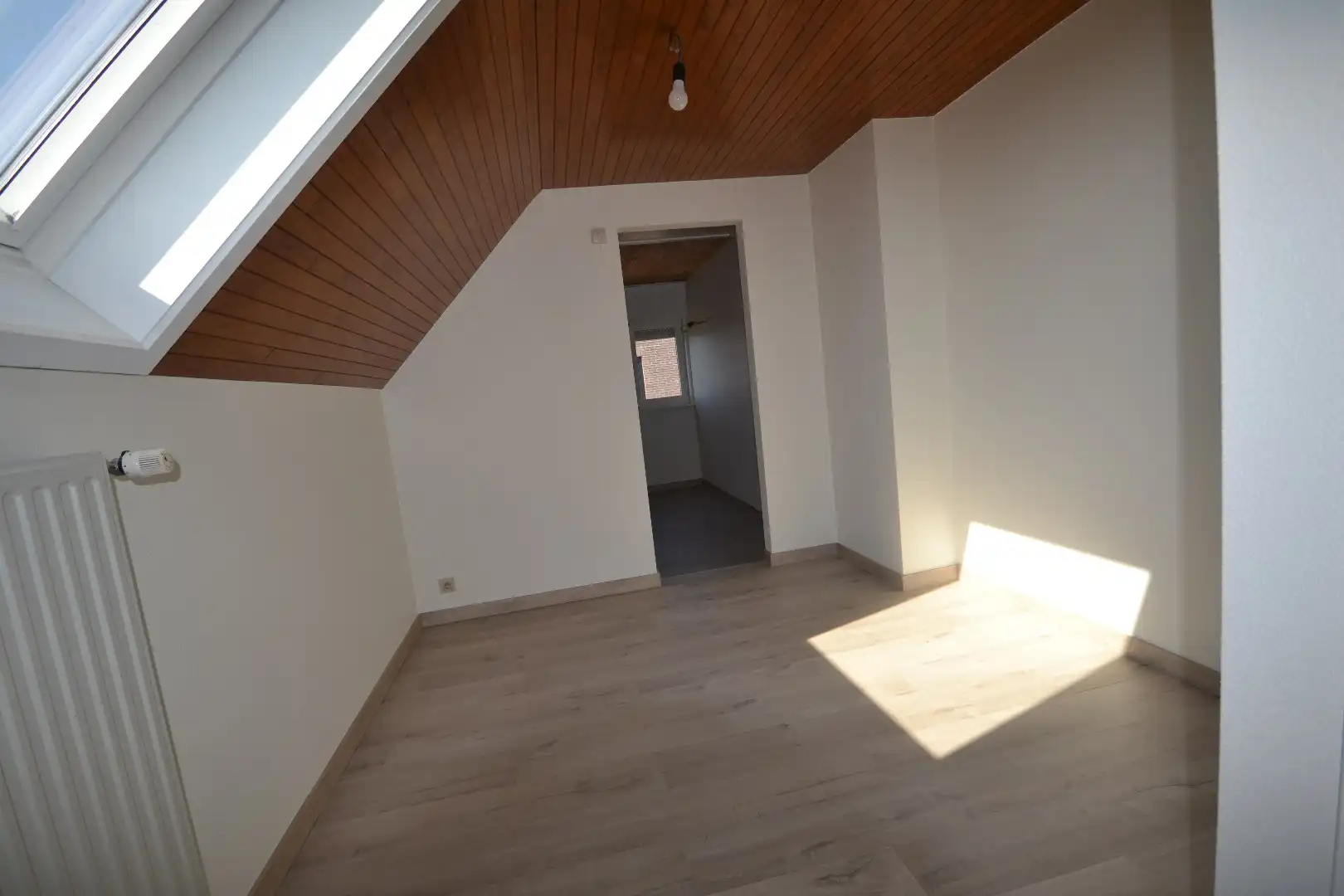 Ruim,  zonnig en rustige  gelegen villa.  foto 13
