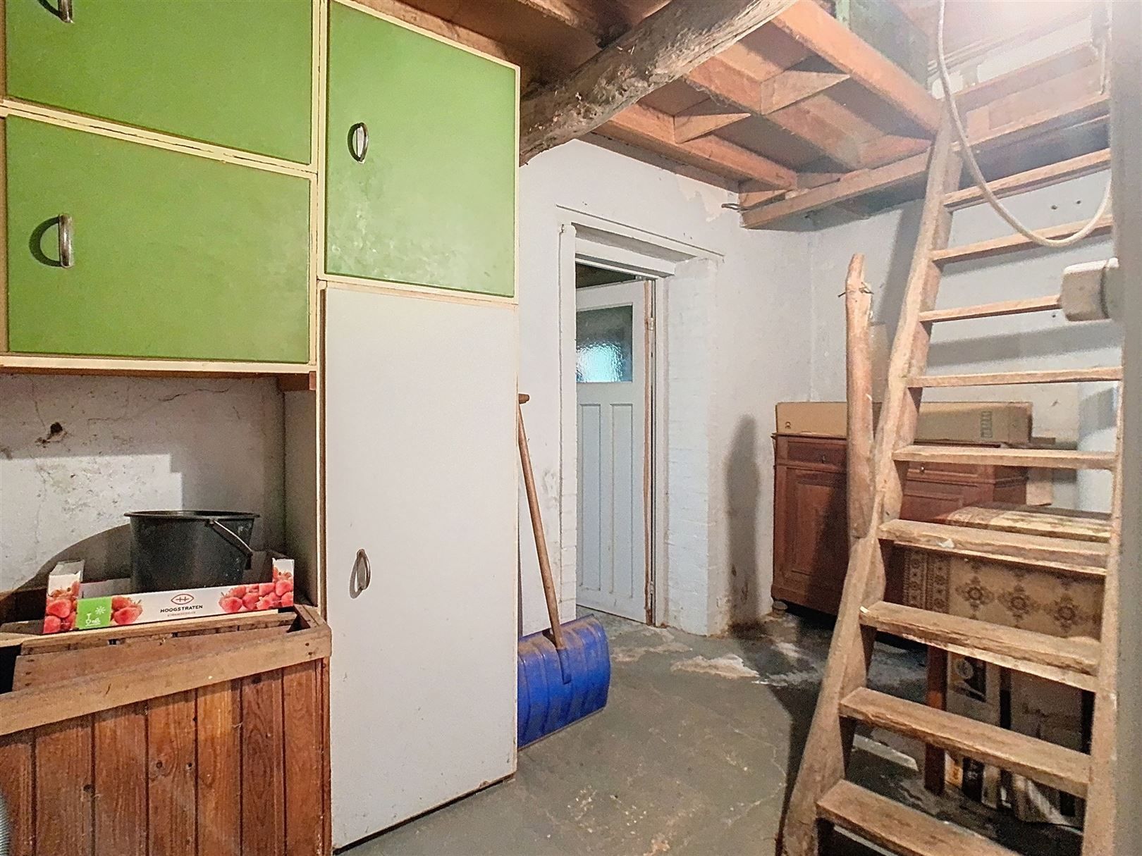 Landelijk gelegen te verbouwen woning! foto 10