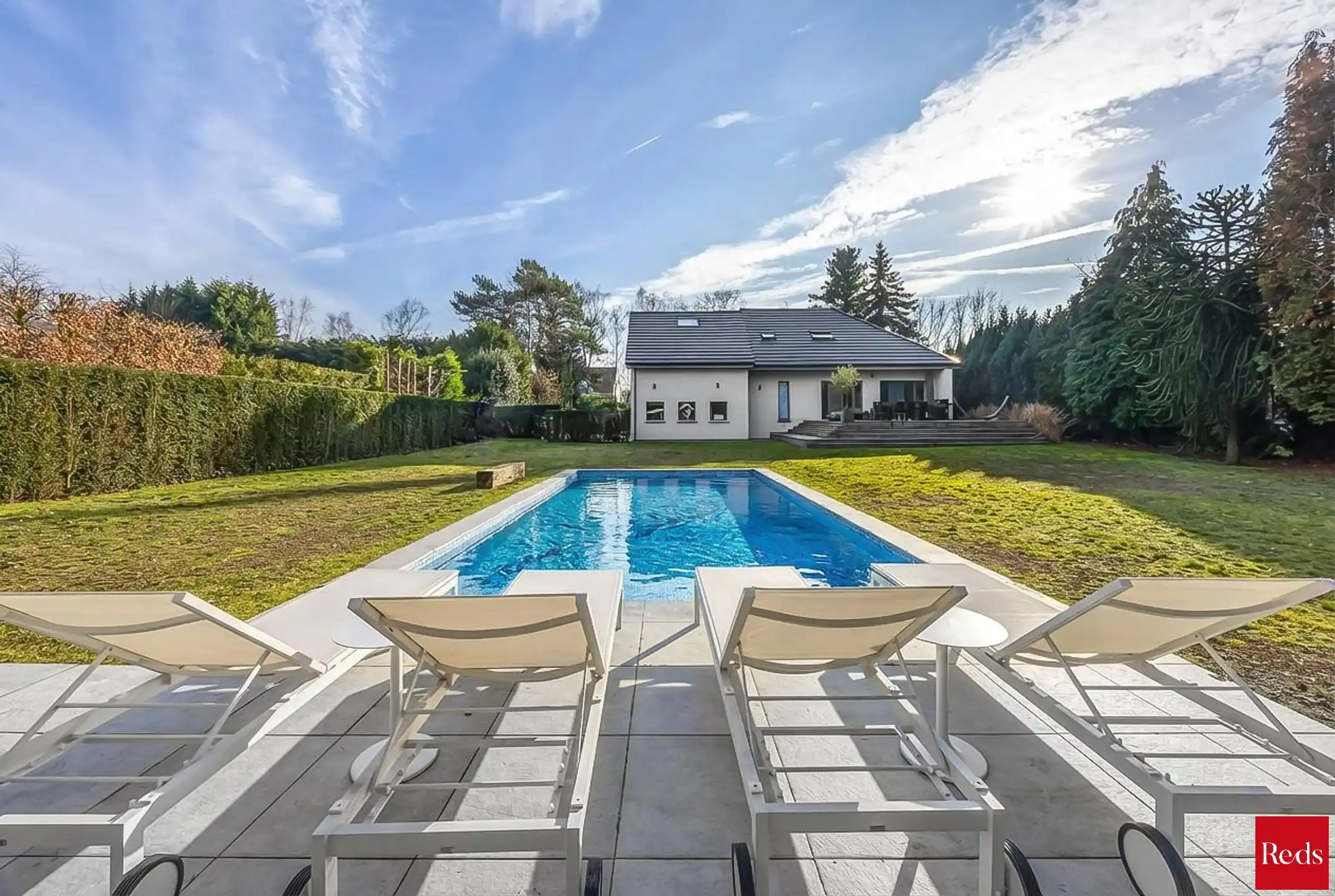 Schilde-Bergen: energiezuinige villa met zwembad   foto {{pictureIndex}}