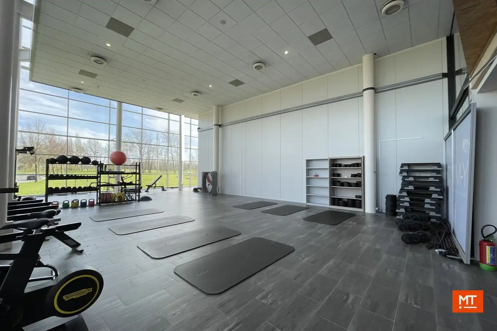 Gelijkvloerse handelsruimte te huur foto 2