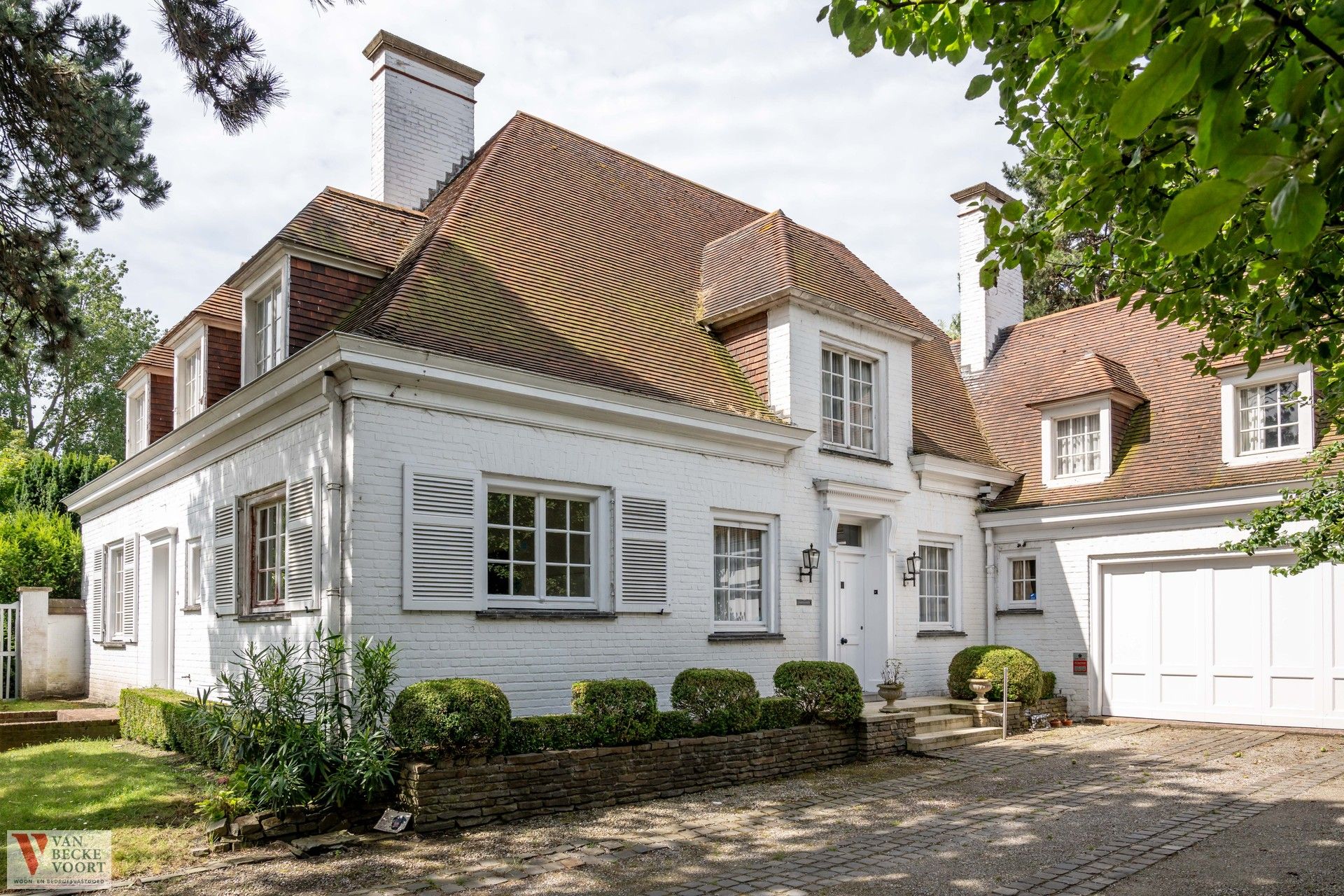 Karaktervolle landhuis op een prachtig domein van 2.030m² foto 4