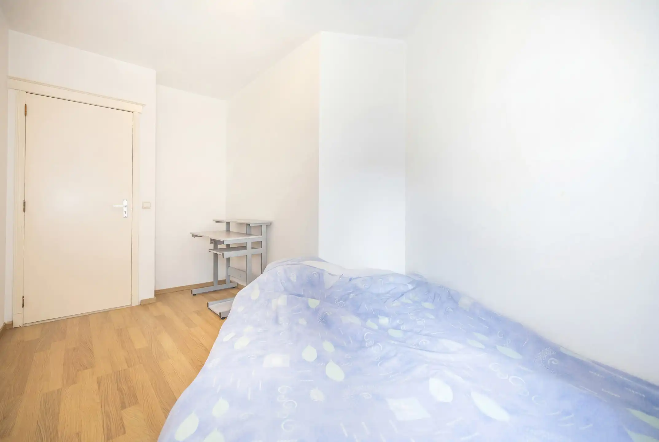 Europese wijk, lichtrijk 2-slaapkamerappartement foto 11
