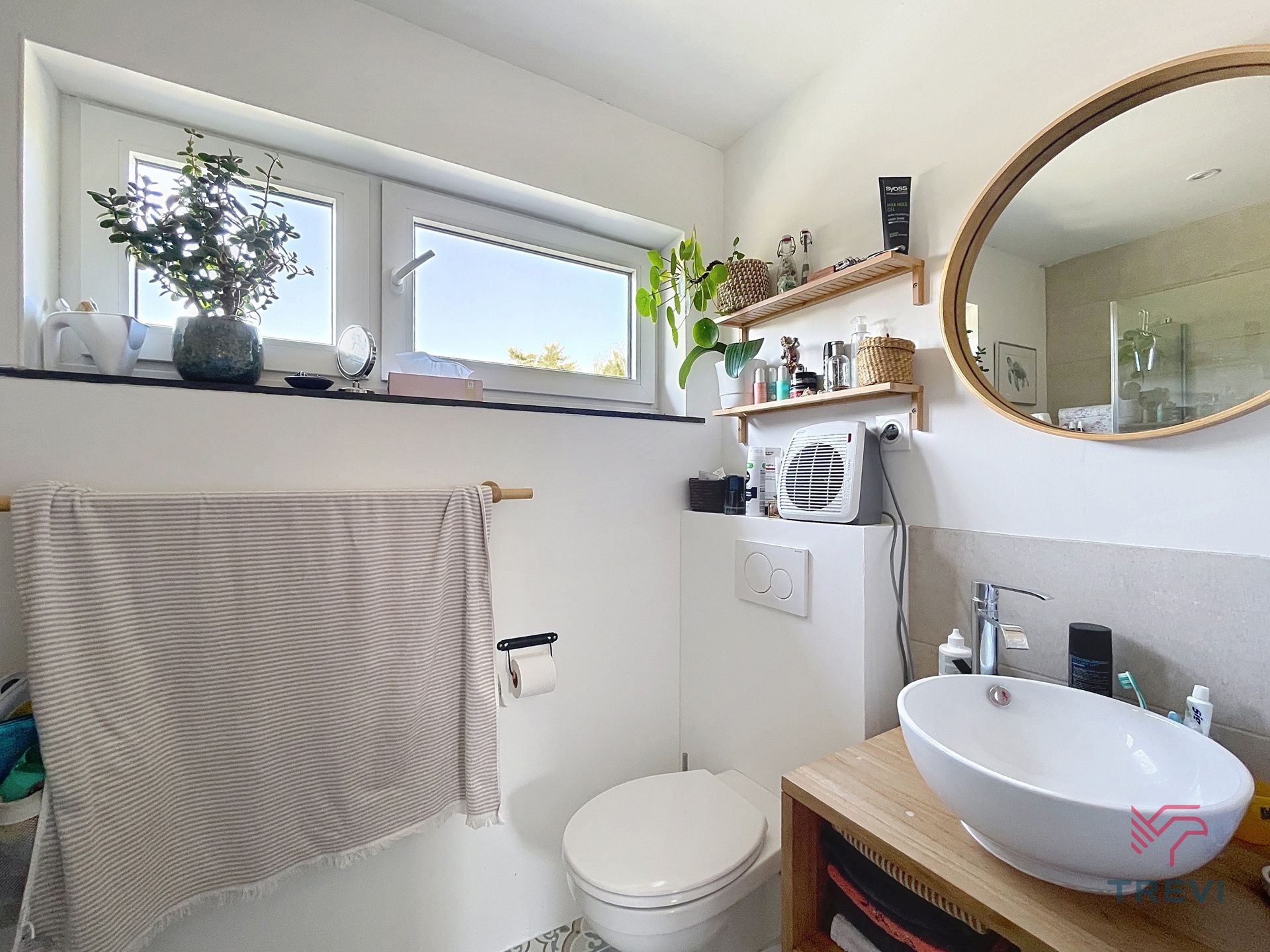 Aantrekkelijk huis met 3 slaapkamers en tuin  foto 9