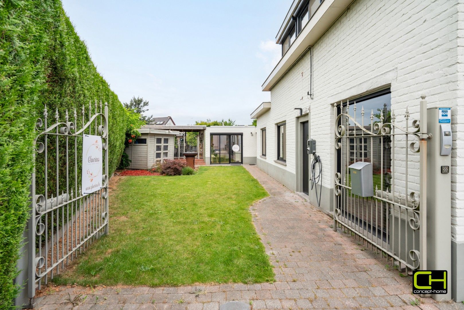 Moderne woning met drie slaapkamers en praktijkruimte te koop in Lievegem foto 17