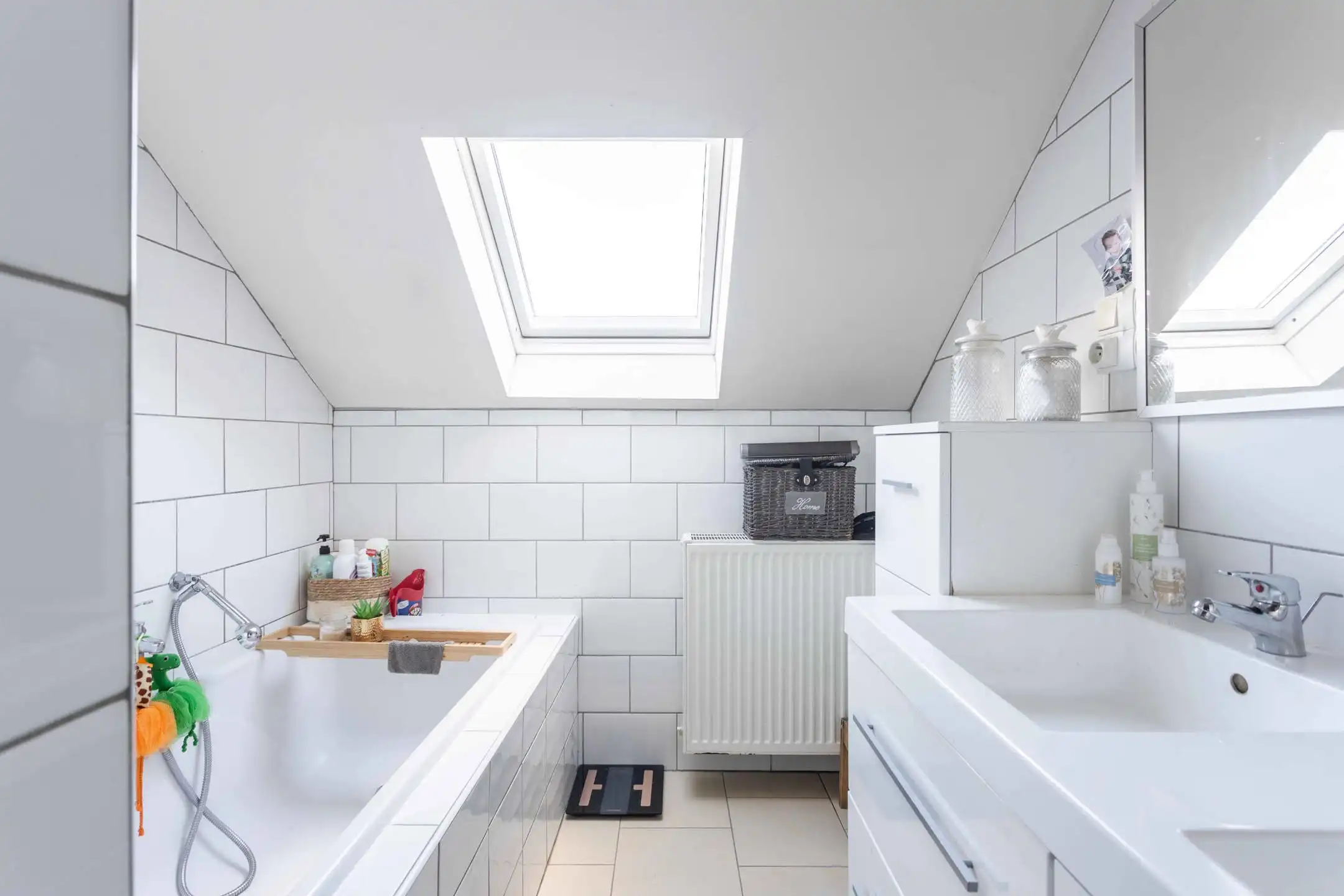 Ruim, instapklaar appartement met terras nabij het centrum! foto 14