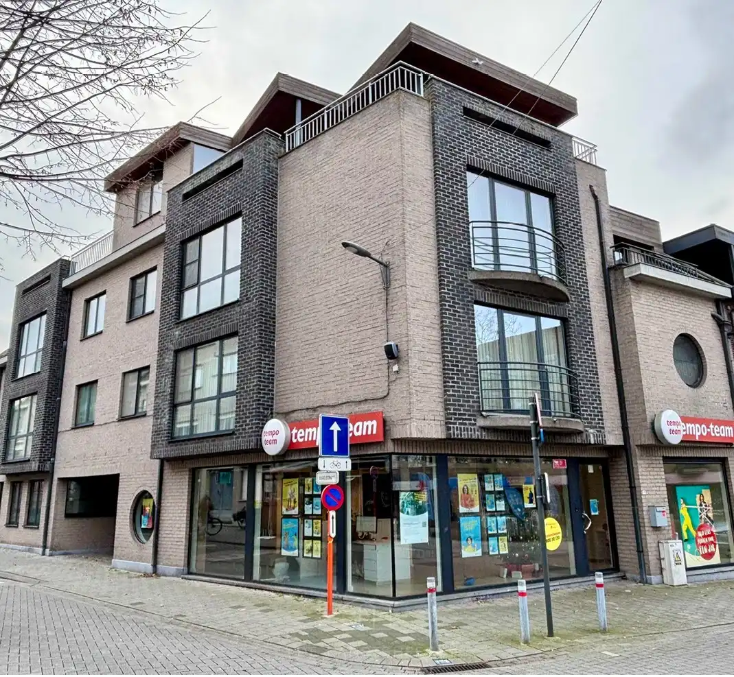 Vernieuwd 2-slaapkamerappartement in Bornem-centrum foto {{pictureIndex}}