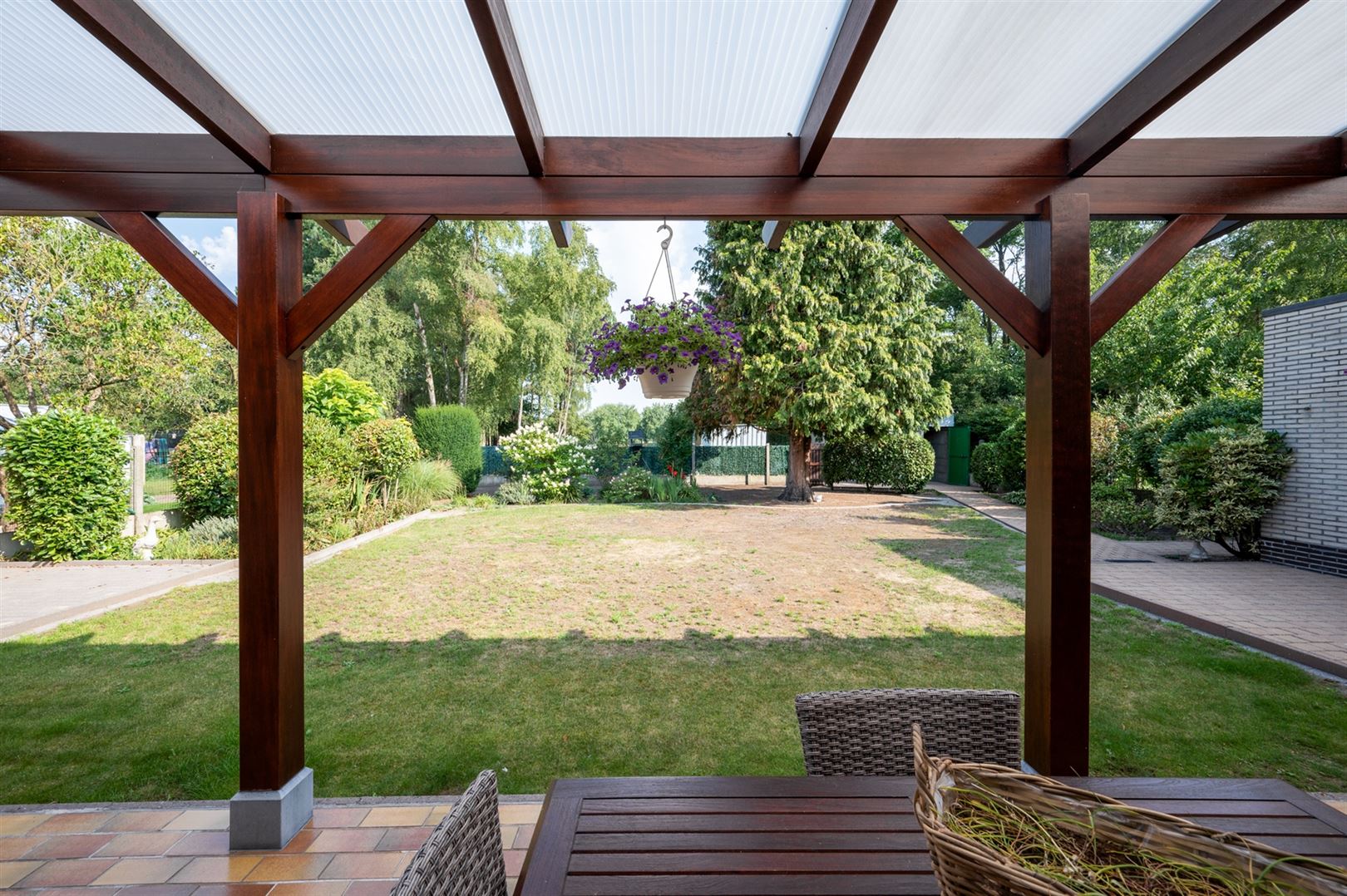 Laagbouwwoning met 3 slaapkamers op ca. 2.252m2 foto 4