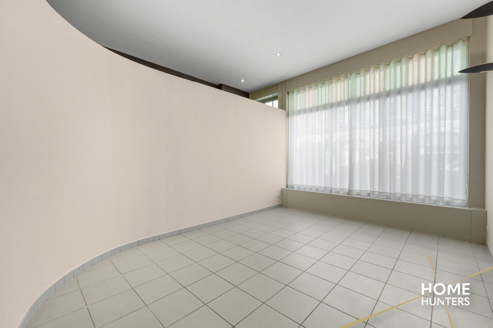 Prachtig afgewerkte herenwoning met praktijkruimte/polyvalente ruimte in het centrum van Ieper foto 29