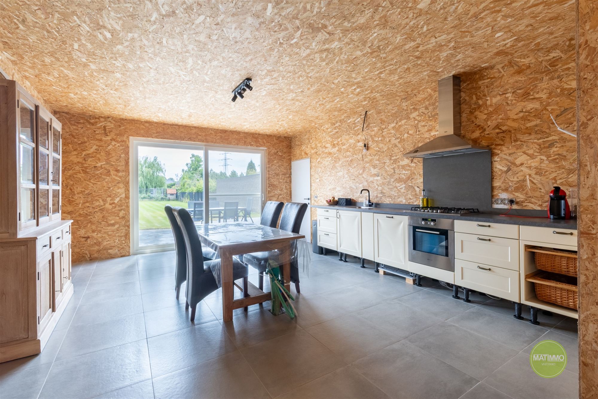 Instapklare gezinswoning met grote tuin in Balen-Wezel foto 7