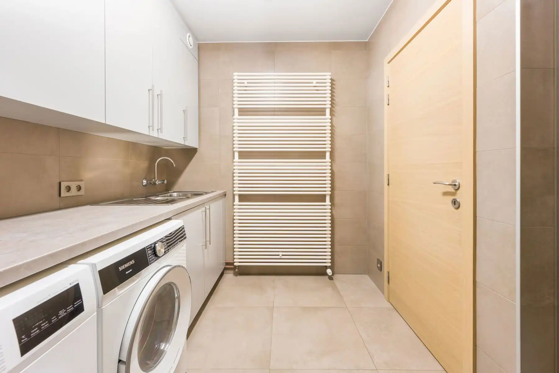 Recente woning te Zomergem met alle comfort aanwezig! foto 15