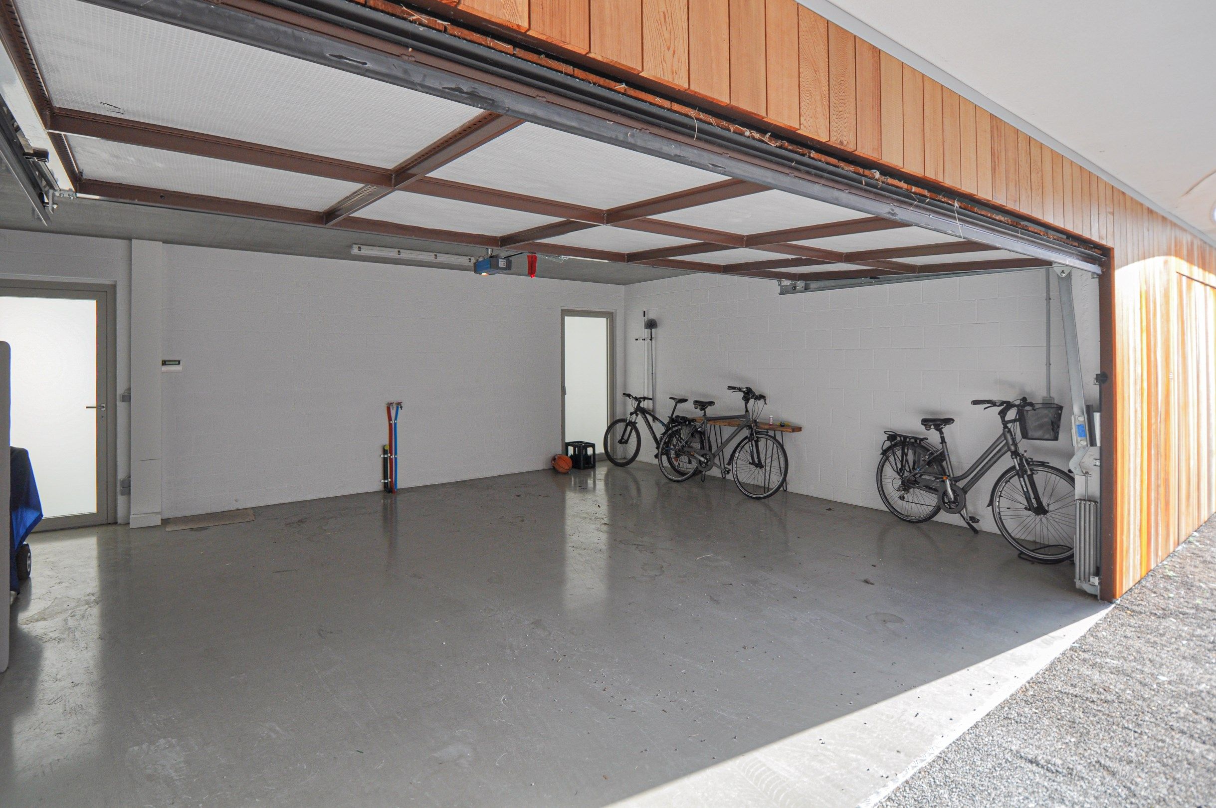 Subliem, luxueus tuinappartement met dubbele garage, rustig gelegen in een standingvolle residentie. foto 11