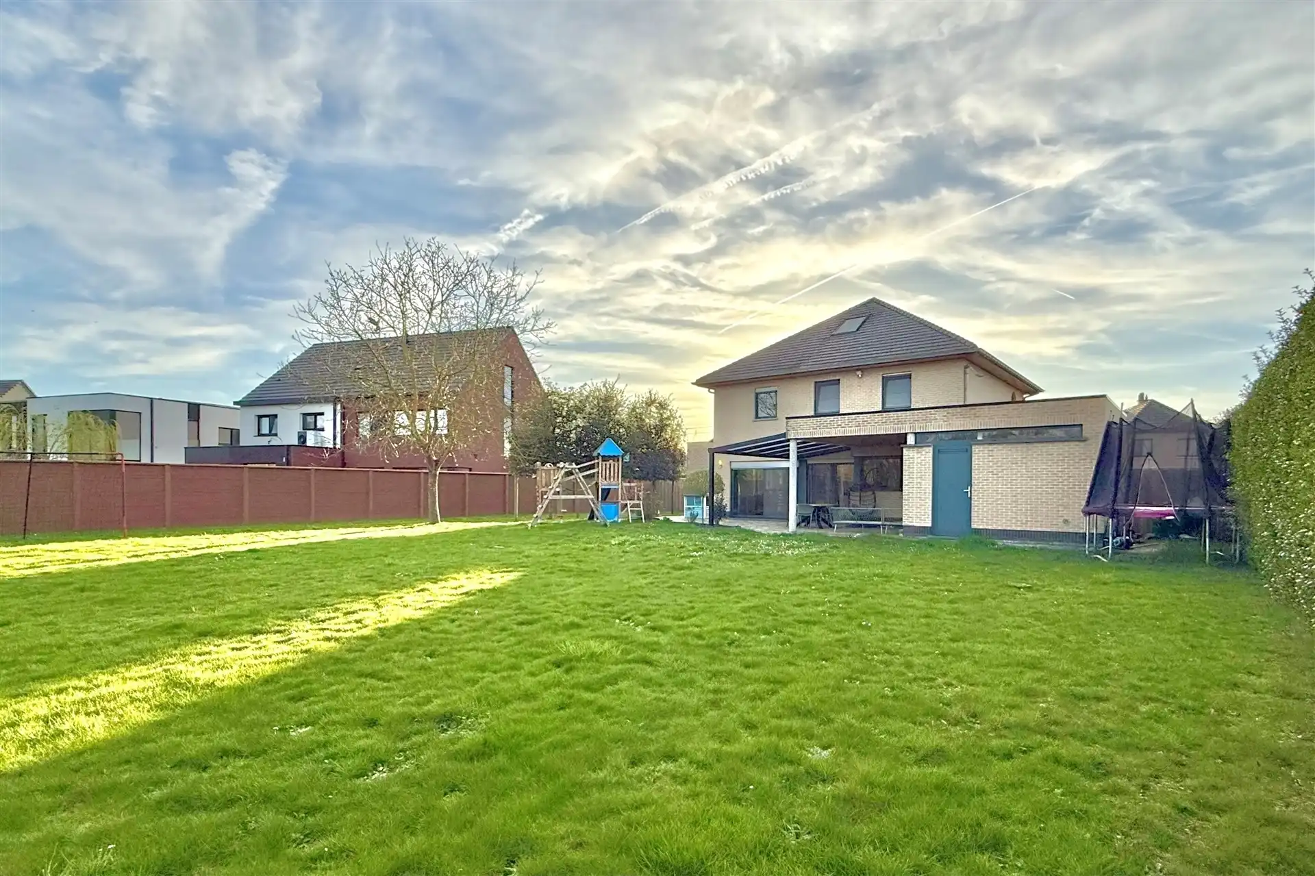 Ruime villa met 3 slpk en grote tuin foto 12