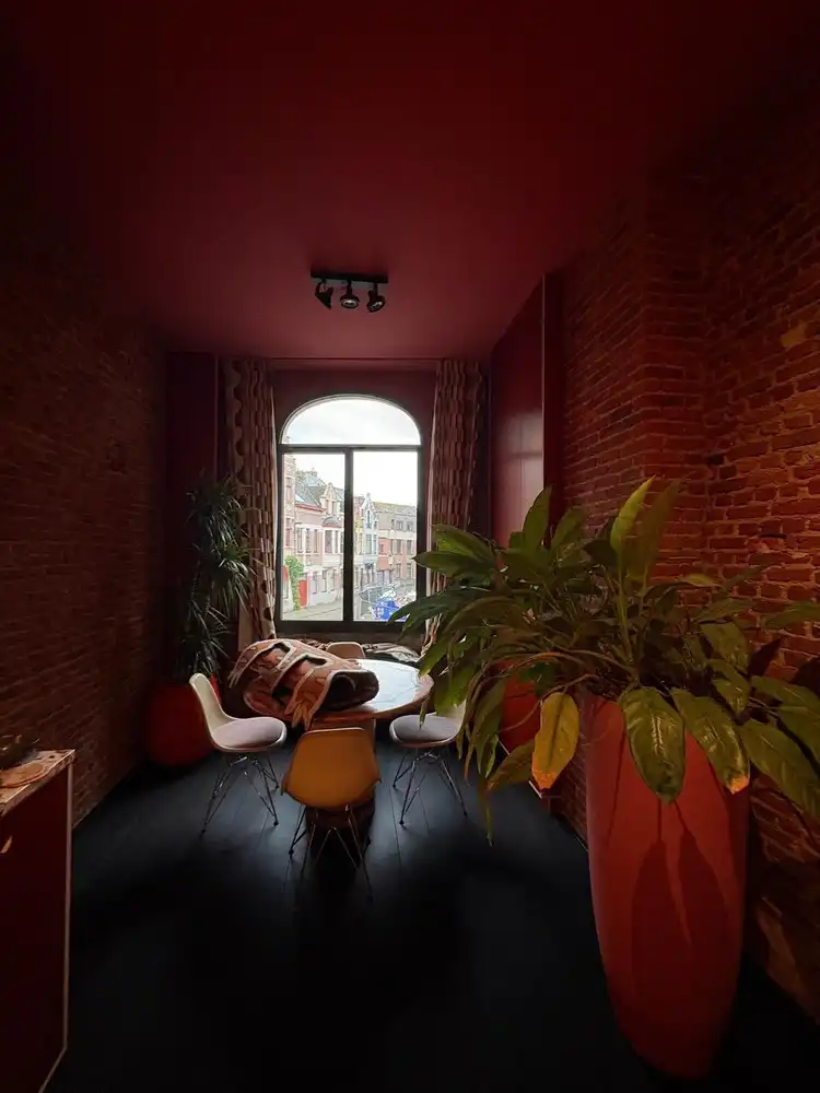 Karaktervolle erfgoedwoning op topligging tegenover de Sint-Gummaruskerk. foto 72