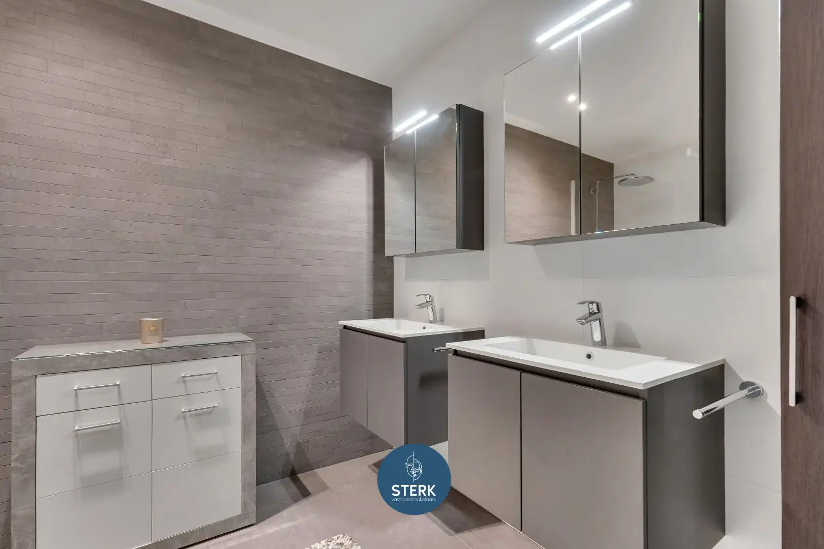 STIJLVOL PENTHOUSE MET 3 SLPKS EN 2 TERRASSEN IN EEN GROENE OMGEVING !  foto 22