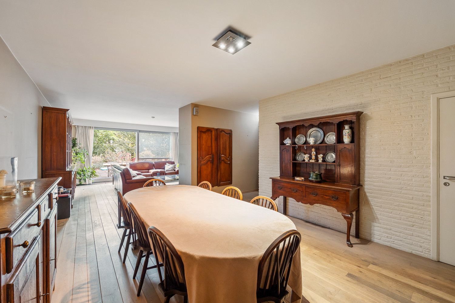 Riante seventies dokterswoning met terras en tuin op gegeerde locatie foto 4