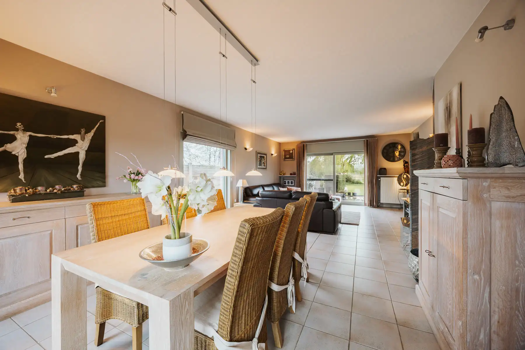 Ruime, instapklare woning met mooie tuin in groene omgeving foto 5