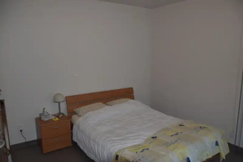 Ruim woonappartement met 2 slaapkamers in kleine residentie, centraal gelegen. foto 10