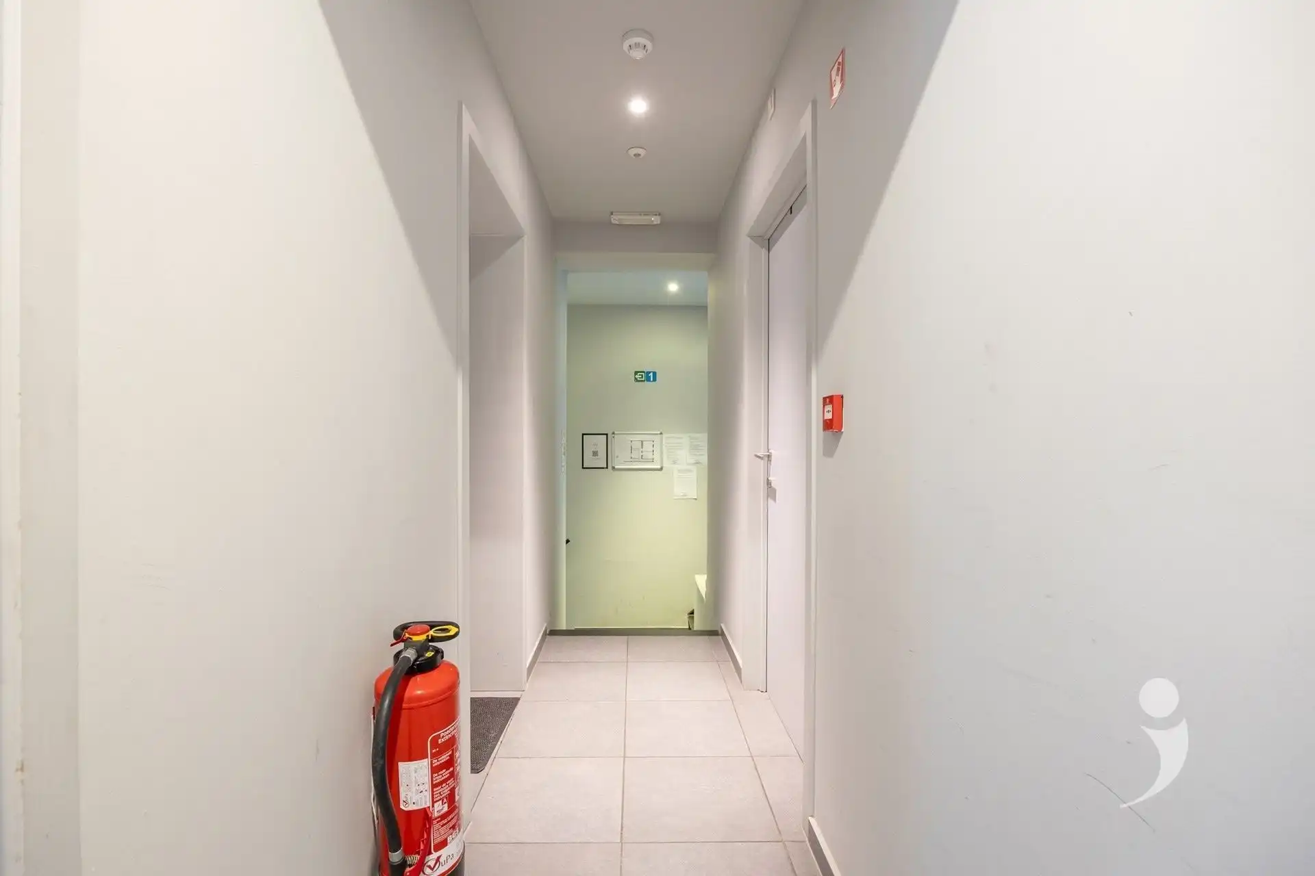 Rustige en lichtrijke studentenkamer op toplocatie  foto 9