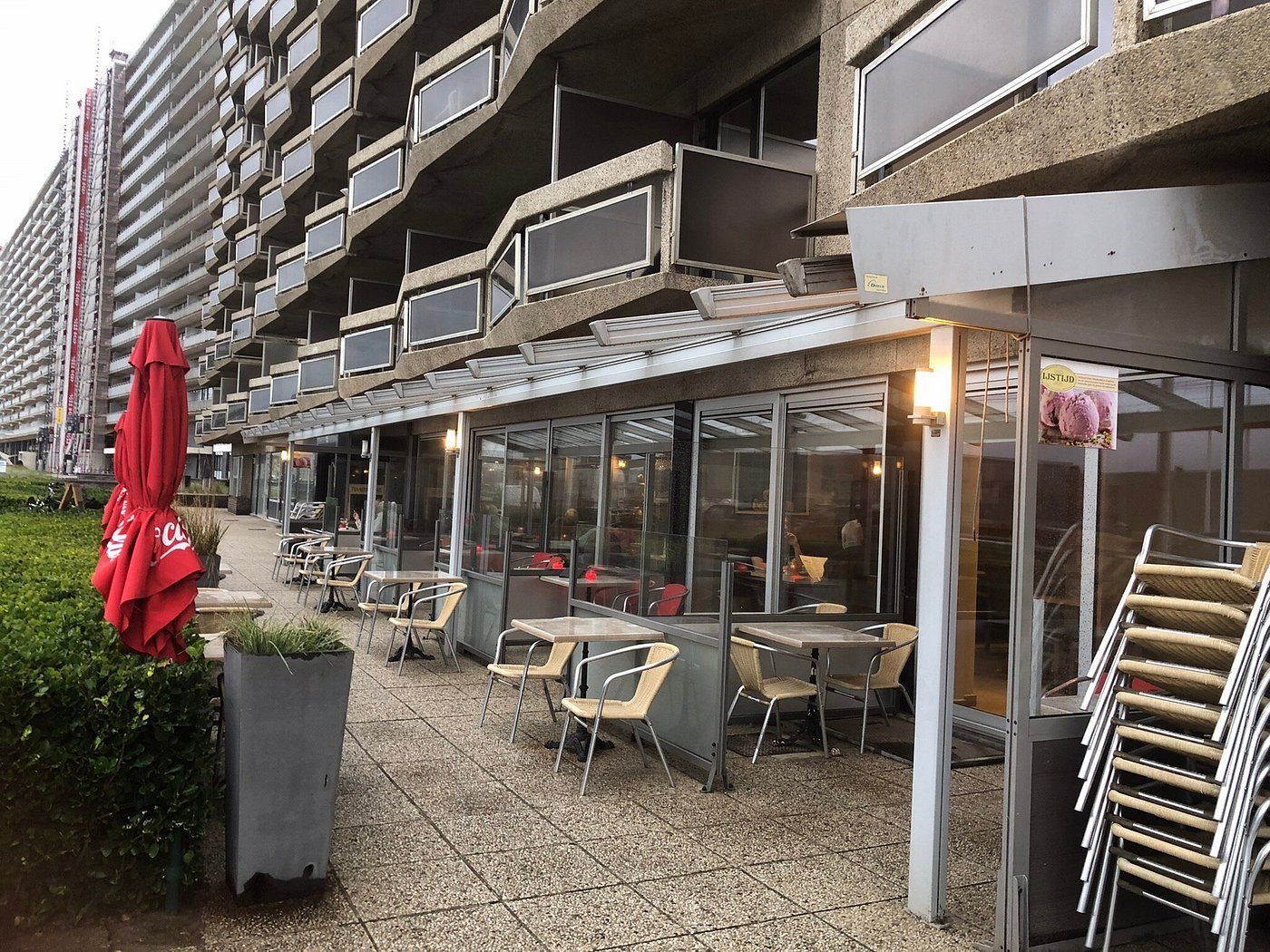 GEKEND HORECAPAND OVER TE NEMEN TE OOSTENDE! Een gevestigde waarde aan de Oostendse kust! * foto 2