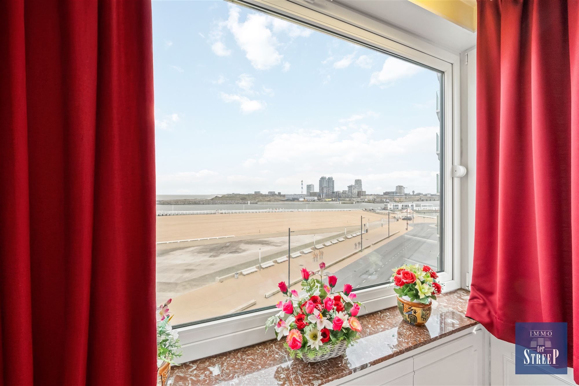 Ruim appartement met 2 slaapkamers en frontaal zeezicht  foto 5