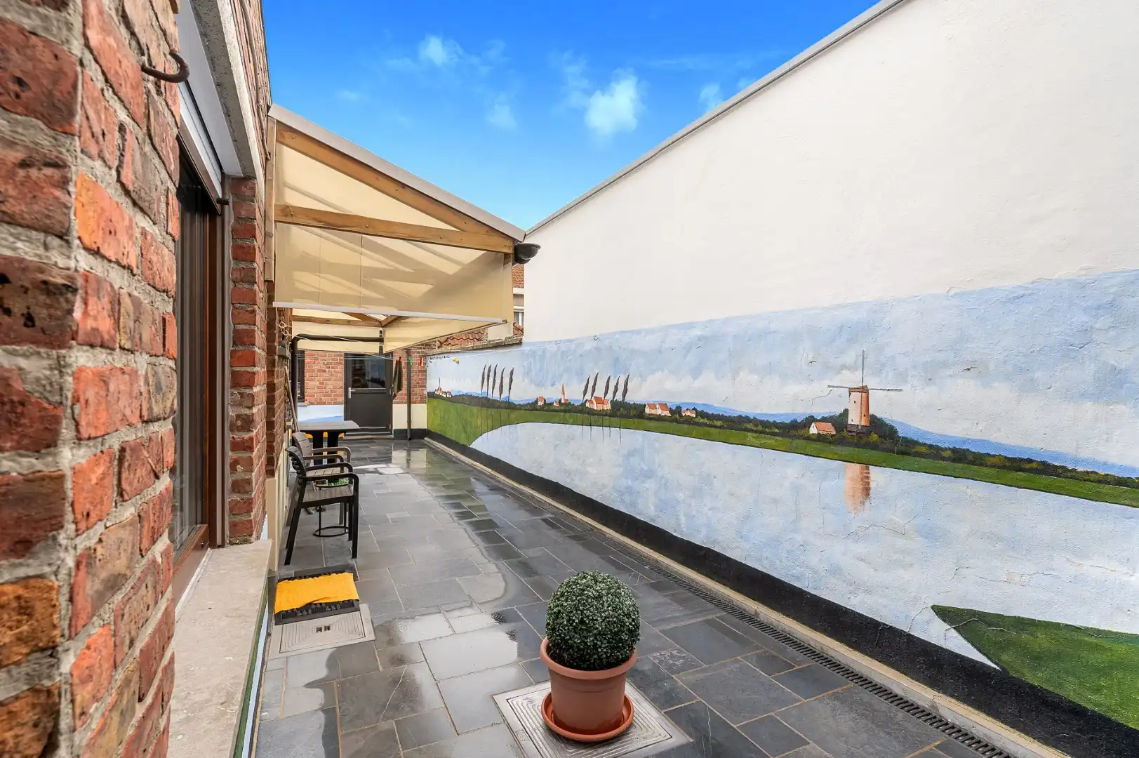 Zongerichte woning nabij zee en strand foto 3