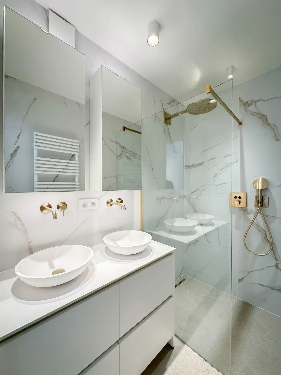 Tijdloos appartement met TOPAFWERKING op het DRIEHOEKSPLEIN foto 19