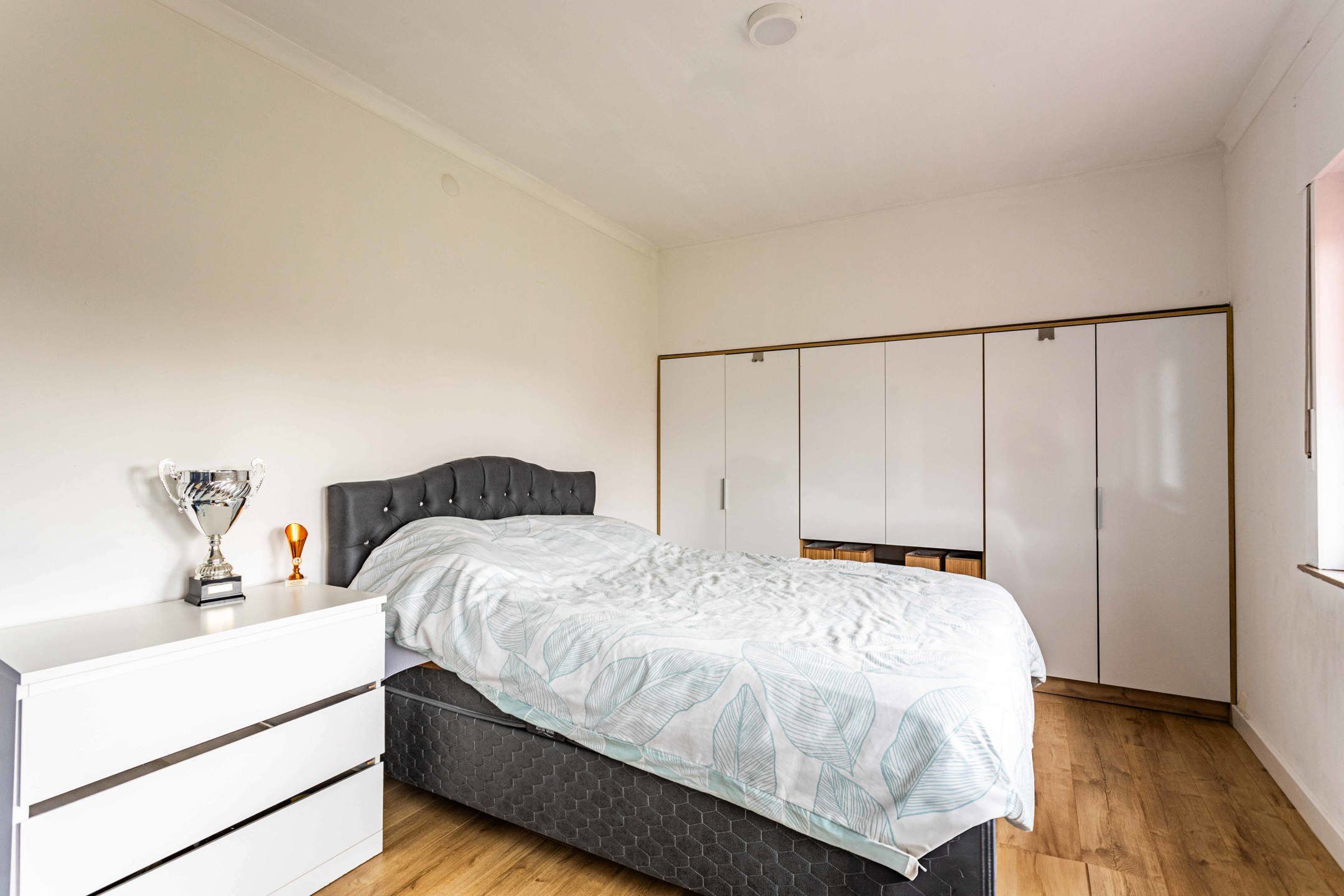 Instapklare halfopen bebouwing met tuin, oprit & garage! foto 22