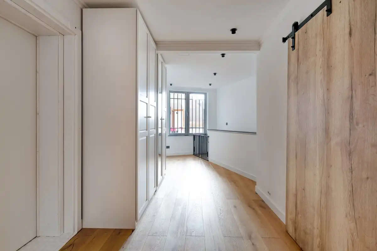 Uitzonderlijk appartement van 190 m², volledig gerenoveerd, in het centrum van Strombeek foto 19