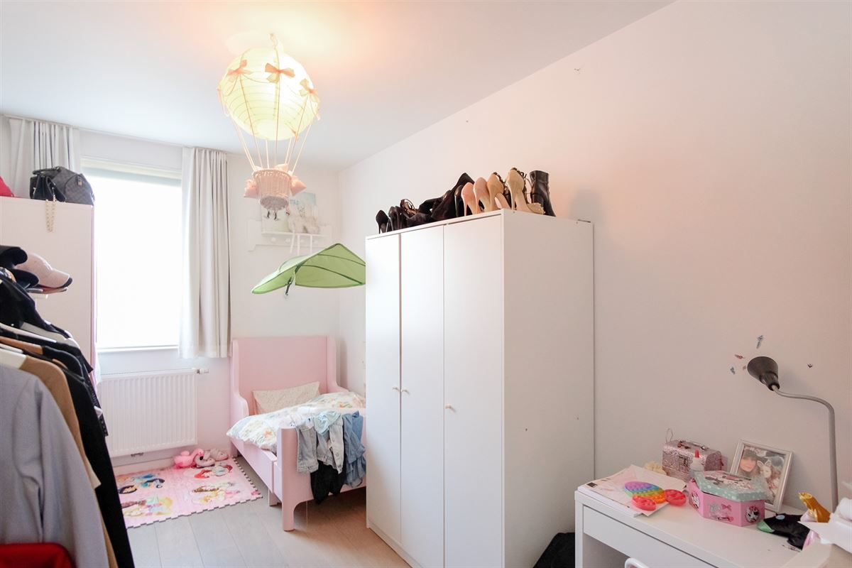Ruim en modern appartement in het groene Wijnegem foto 11