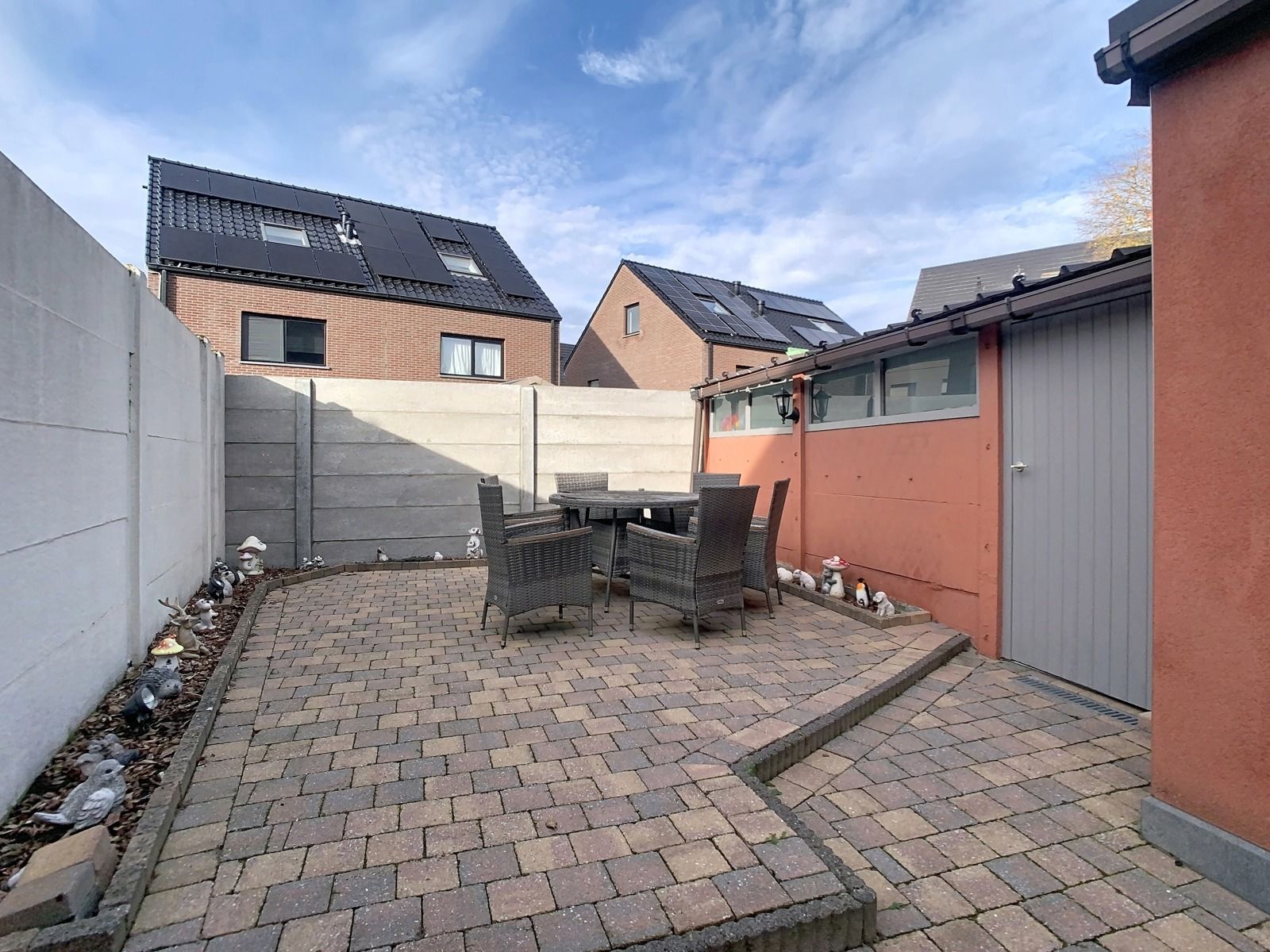 Charmante rijwoning met 3 slaapkamers én tuin, te Gijzegem! foto 18