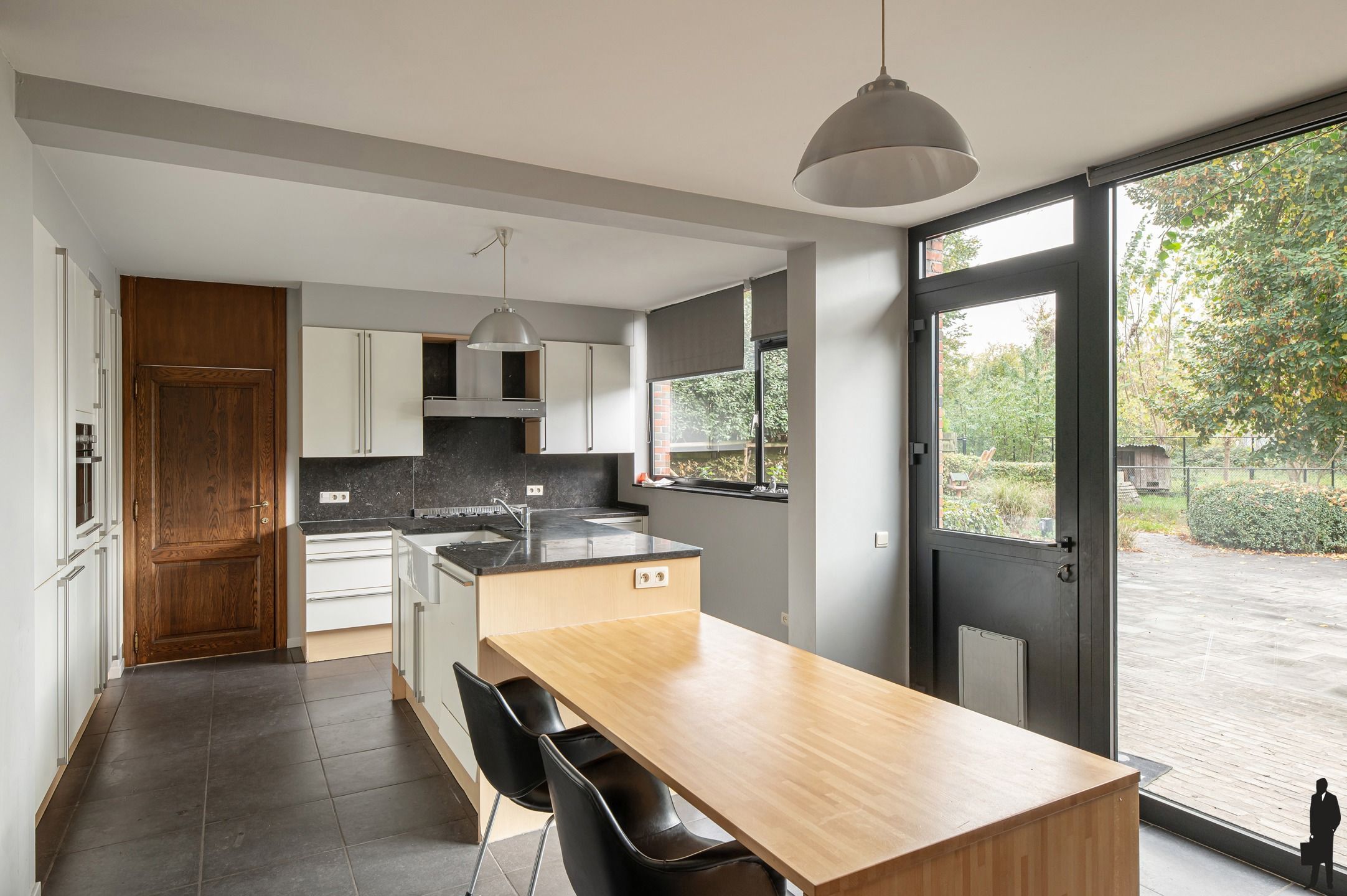 Voormalige dokterswoning in het centrum van Stabroek! foto 13