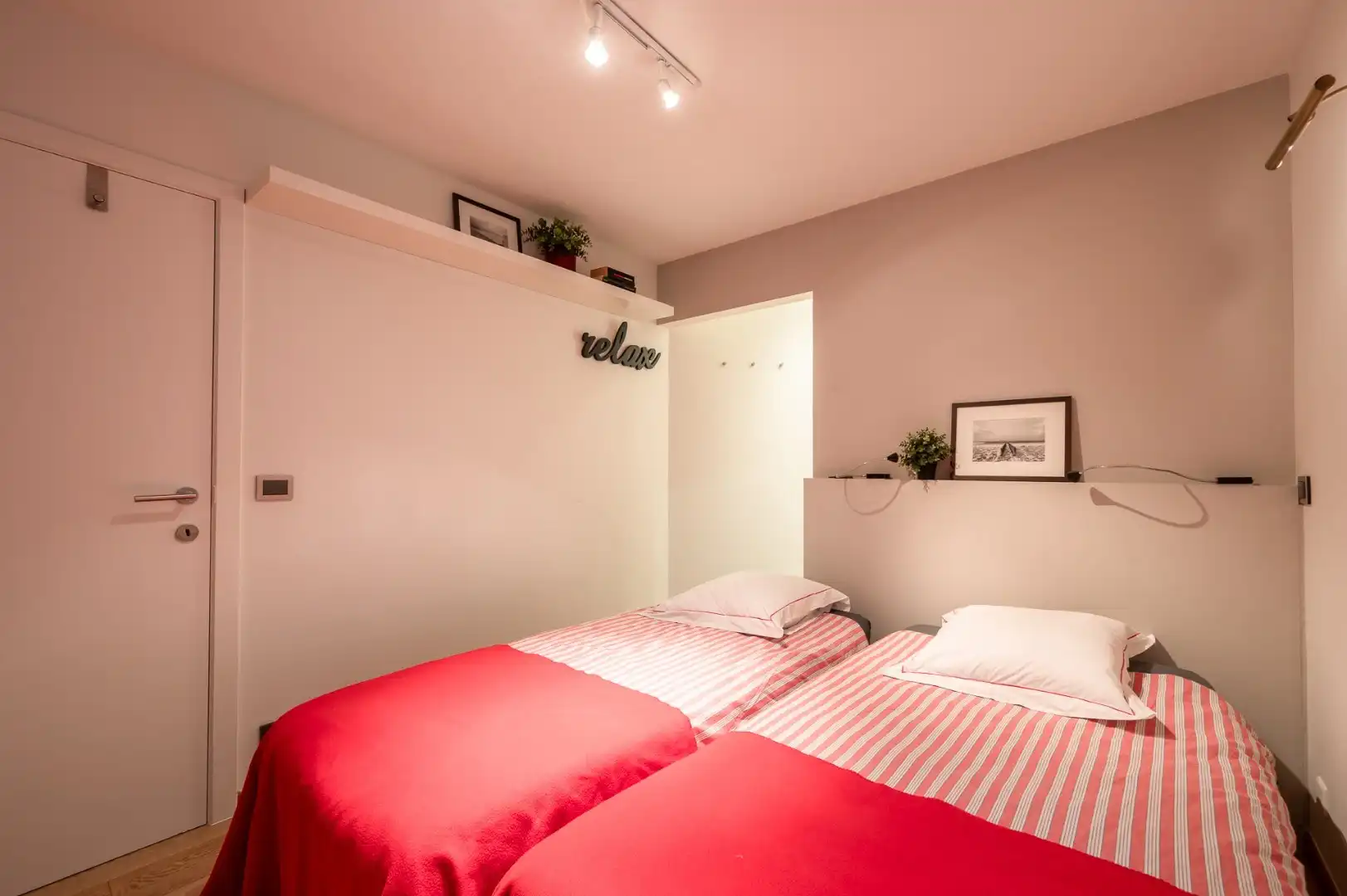 Perfect gelegen drie slaapkamer appartement met zonneterras foto 16