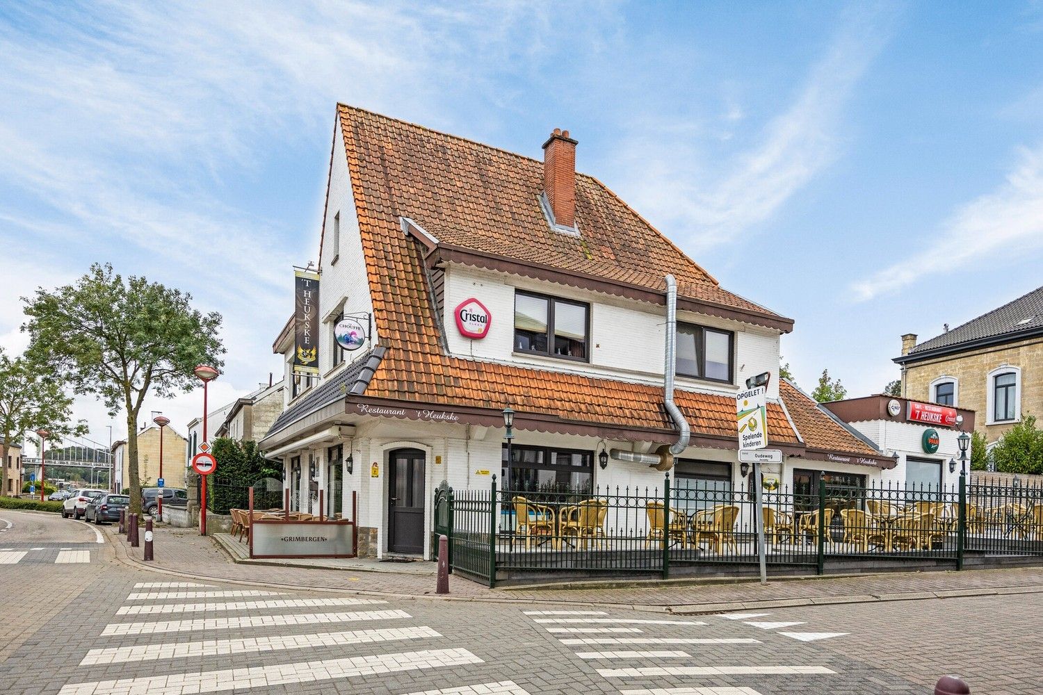 Restaurant ‘Het Heukske’ met bovenliggende woonst te koop in het gezellige Kanne, Riemst. foto 2