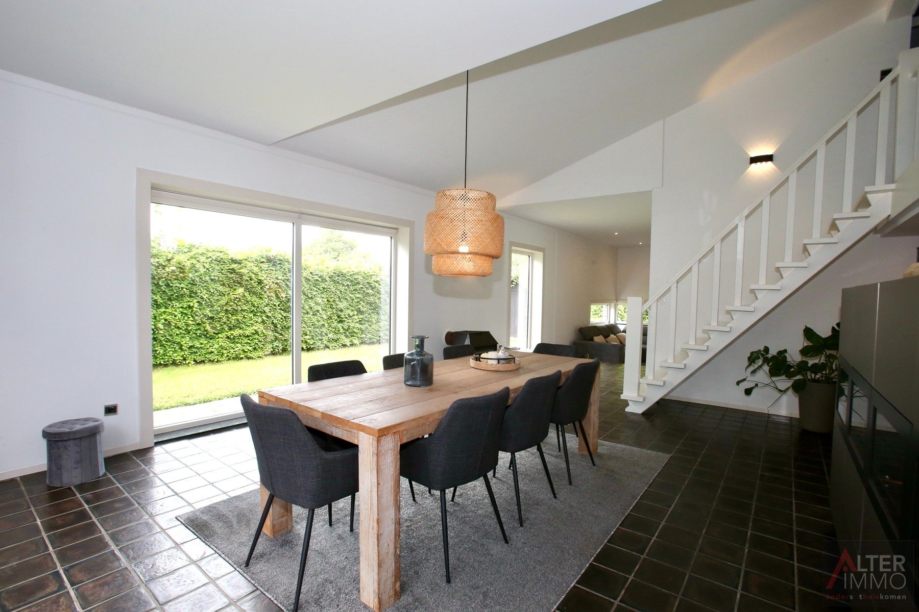 Tijdloze, instapklare en gerenoveerde woning (258m² netto bewoonbare opp.) op 10a 59ca! foto 2