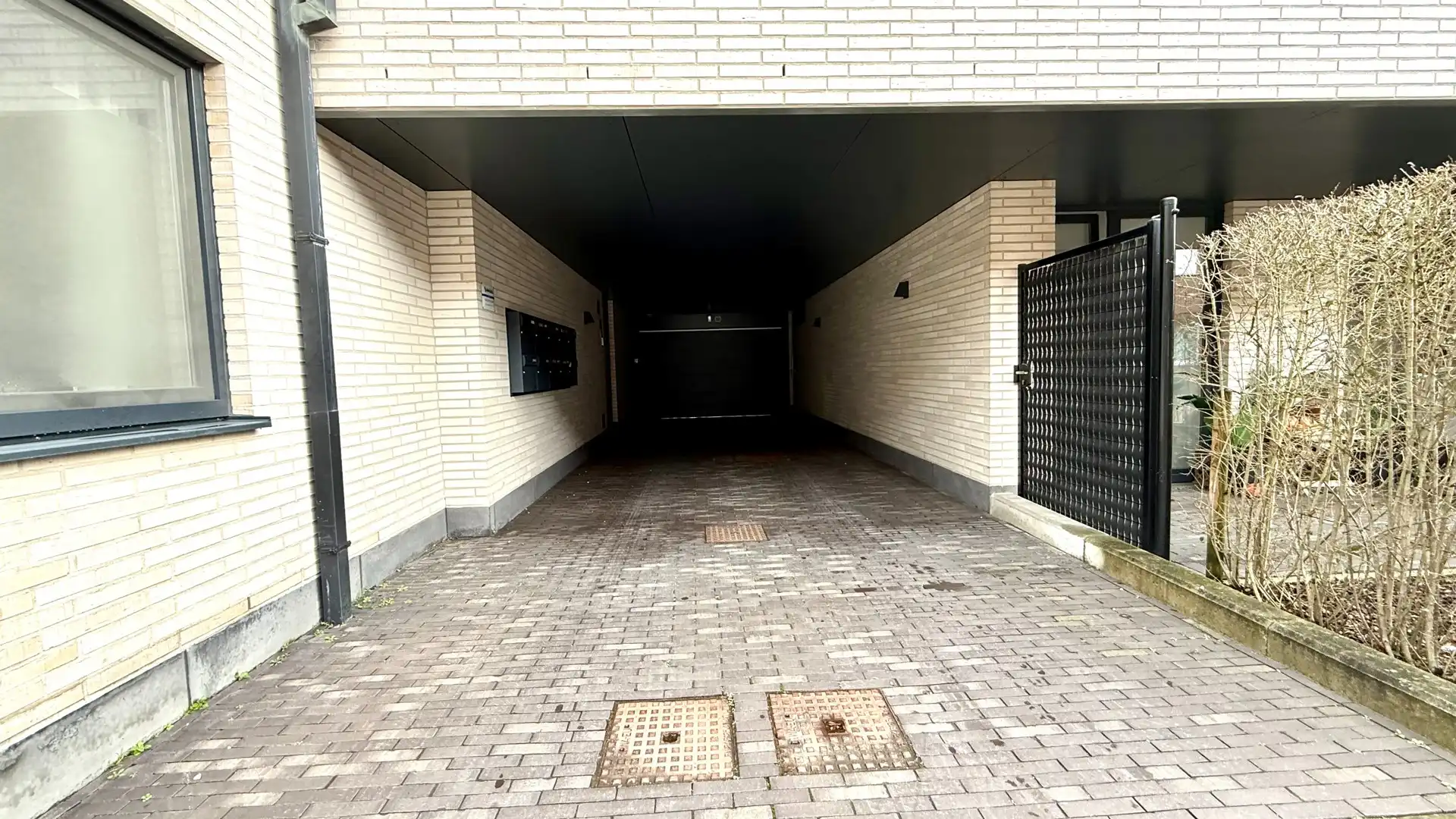 Gelijkvloers appartement met 2 slaapkamers, tuin en autostandplaats foto 20