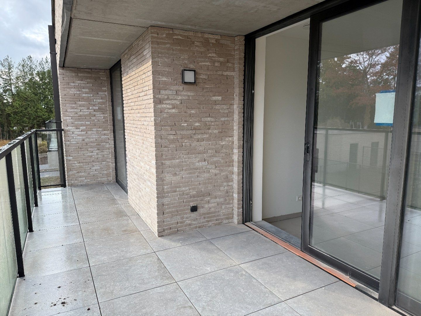 Instapklaar 2-slpk appartement met terras, autostplts en kelder foto 10