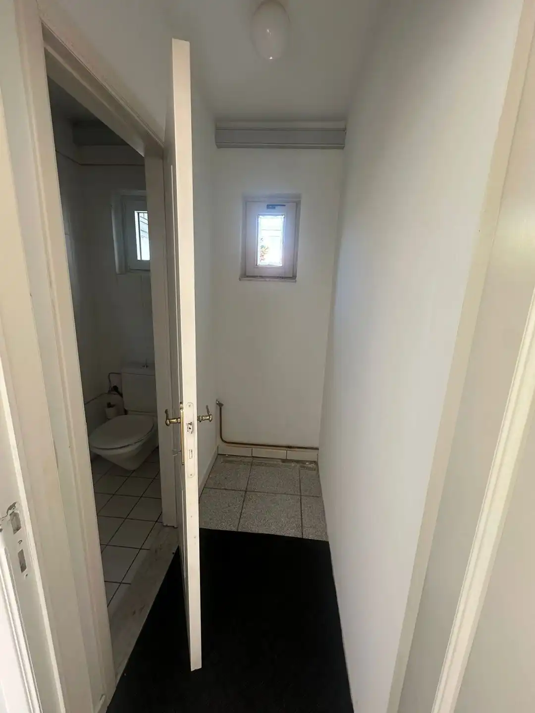 Instapklaar bedrijfspand te Verrebroek foto 13