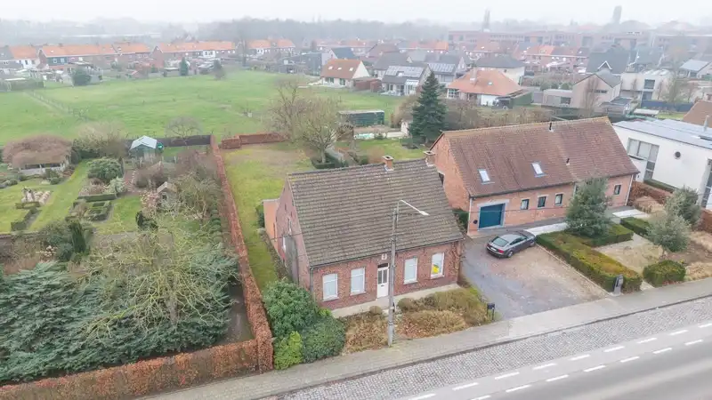 Roeselare-stadsrand. Prachtig pereceel bouwgrond waarvan 6% sloop / werderopbouw mogelijk OF grondige renovatie. Perceel van 875m2. ZUID-WEST. foto 4