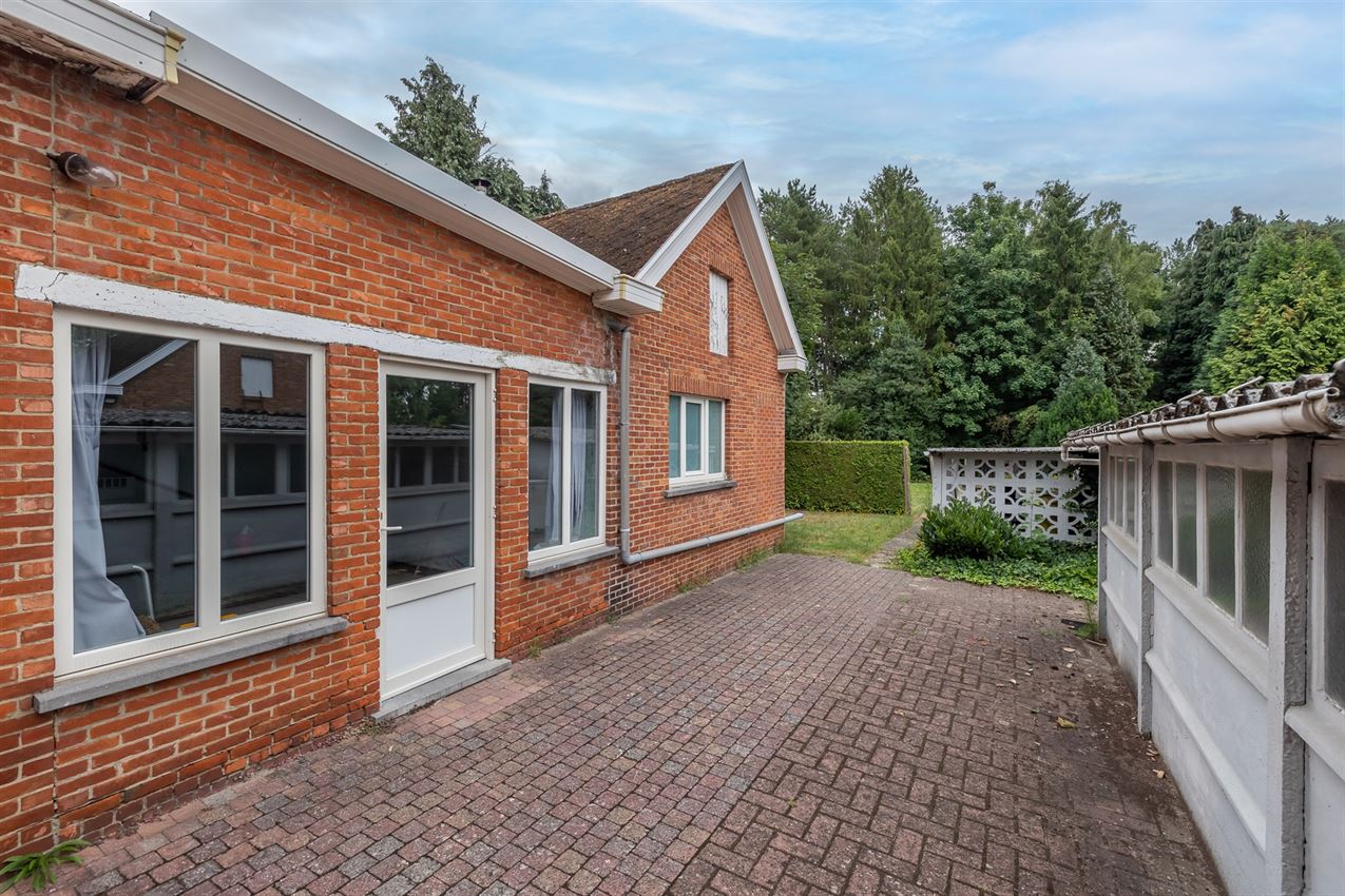 Halfopen bebouwing op 11are met 3 slps en bos foto 2